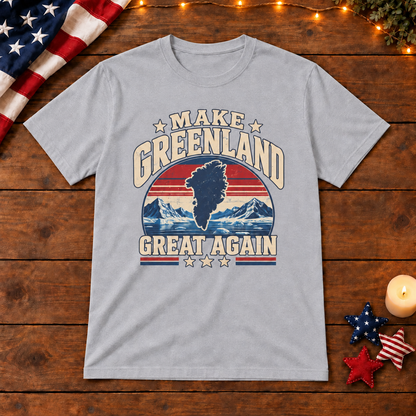 Make Greenland Great Again vintage Arctic map shirt in Gray on patriotic wooden background